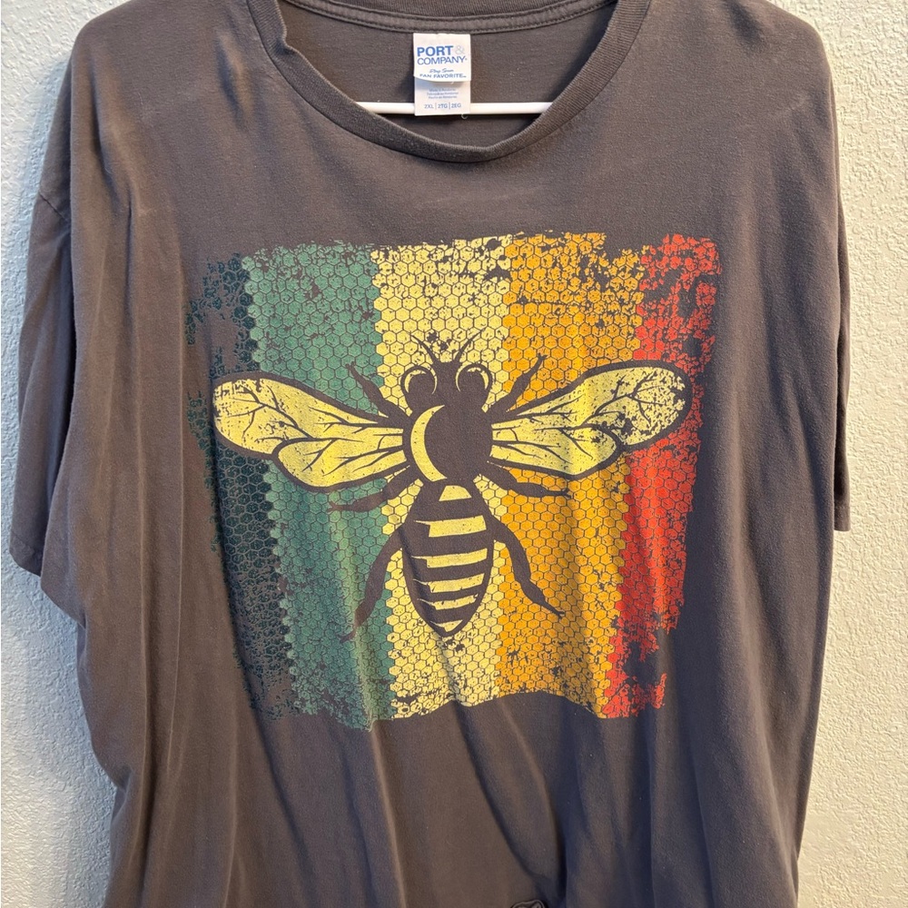 Graphic Bee T-Shirt